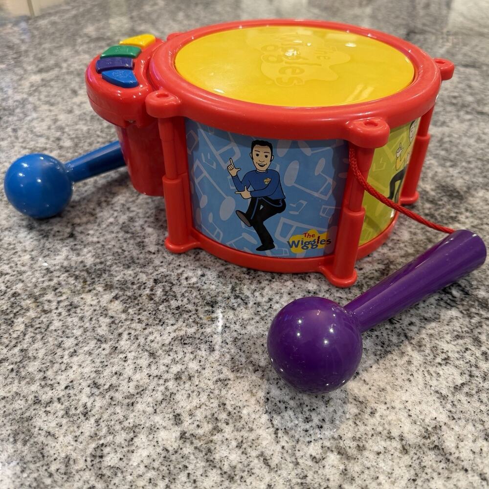2004 The Wiggles - Rock & Roll Drum - Musical Toy w/ Drumsticks - VINTAGE / Rare